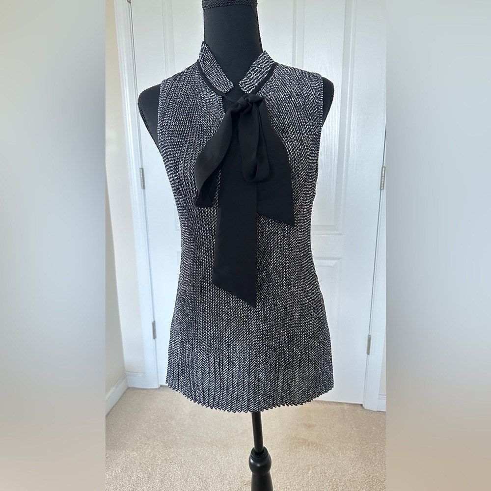 DKNY - Pleated Tie Neck Top - XL